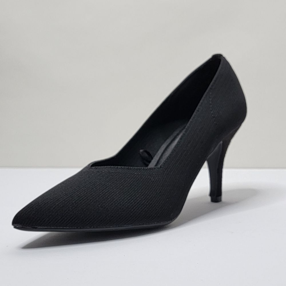 ALEXIS BENDEL Black Knit Heels